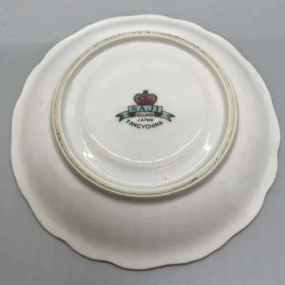 Saji Occupied Japan Floral Rose Chintz Cup and Saucer with Display Stand - Picture 5 of 12